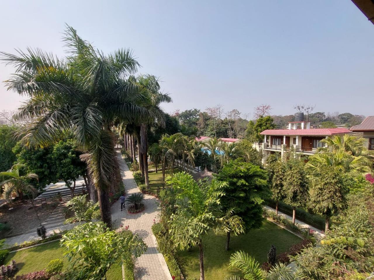 Royal Tiger Luxury Resort 4 Star Sauraha Exterior foto